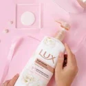 Lux Bright Camellia Delicate Fragrance Glowing Body Wash 500ml